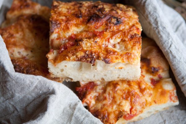 Focaccia (Cheese/Tomato)